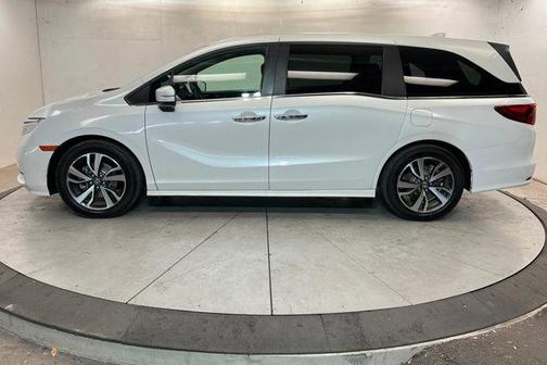 Platinum White Pearl 2022 Honda Odyssey Touring