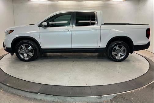 Platinum White Pearl 2024 Honda Ridgeline RTL