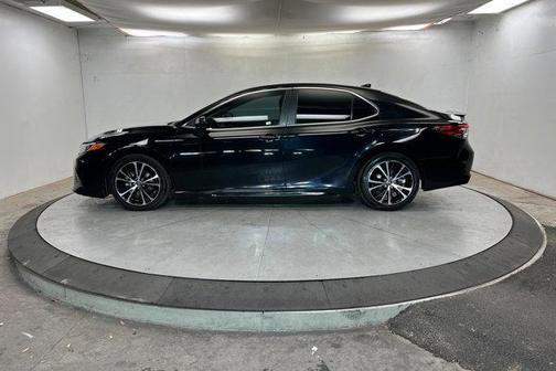 Midnight Black Metallic 2019 Toyota Camry SE