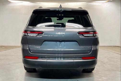 Baltic Gray Metallic Clearcoat 2023 Jeep Grand Cherokee L Limited