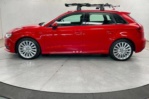 Tango Red Metallic 2017 Audi A3 e-tron 1.4T Premium