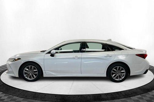 2019 Toyota Avalon XLE