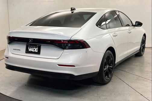 Platinum White Pearl 2025 Honda Accord SE