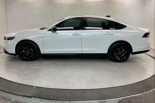 Platinum White Pearl 2025 Honda Accord SE