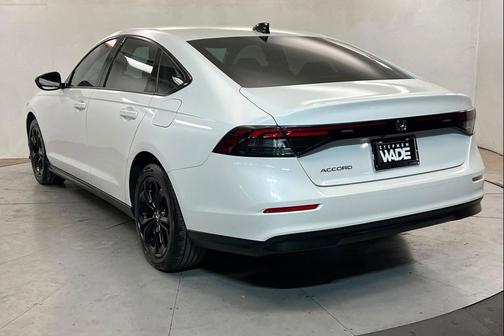 Platinum White Pearl 2025 Honda Accord SE