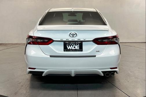 Ice Cap 2023 Toyota Camry SE
