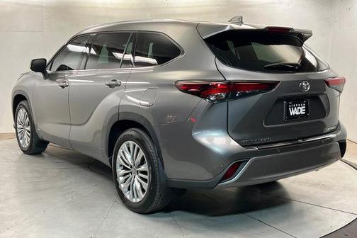 Heavy Metal 2026 Toyota Highlander Hybrid Platinum