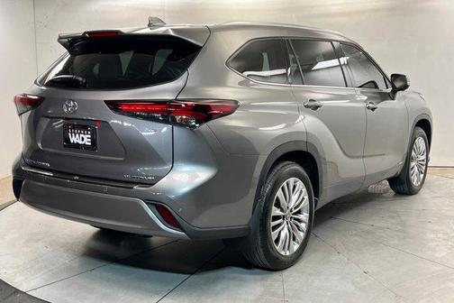 Heavy Metal 2026 Toyota Highlander Hybrid Platinum