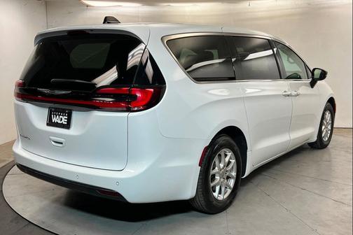 Bright White Clearcoat 2024 Chrysler Pacifica Touring L