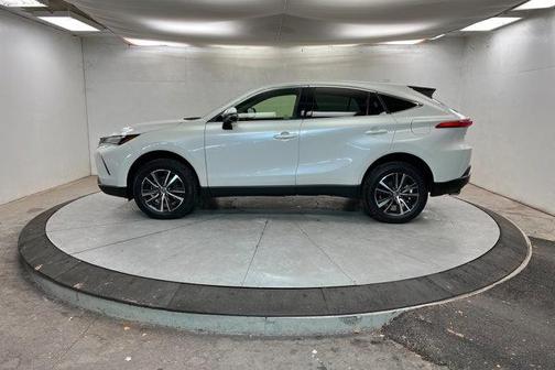 2022 Toyota Venza LE