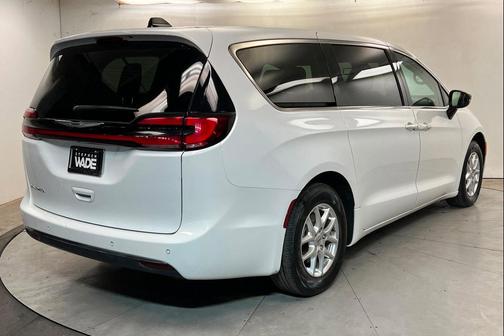 Bright White Clearcoat 2024 Chrysler Pacifica Touring L