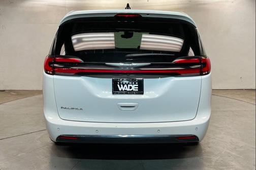 Bright White Clearcoat 2024 Chrysler Pacifica Touring L
