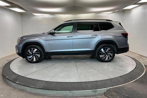 2025 Volkswagen Atlas 2.0T SE w/Technology 4MOTION