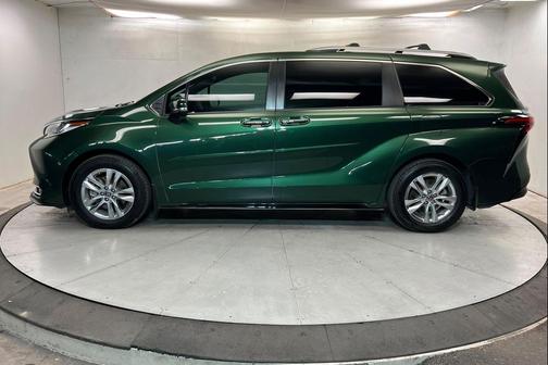 Cypress 2022 Toyota Sienna Limited