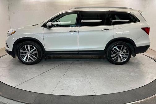 White Diamond Pearl 2018 Honda Pilot Touring