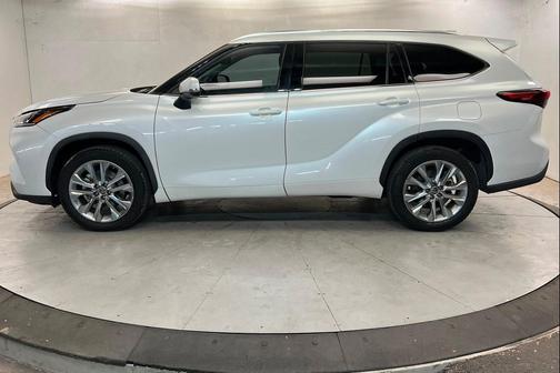 Wind Chill Pearl 2022 Toyota Highlander Limited