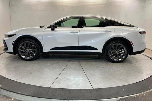 Oxygen White 2026 Toyota Crown Limited