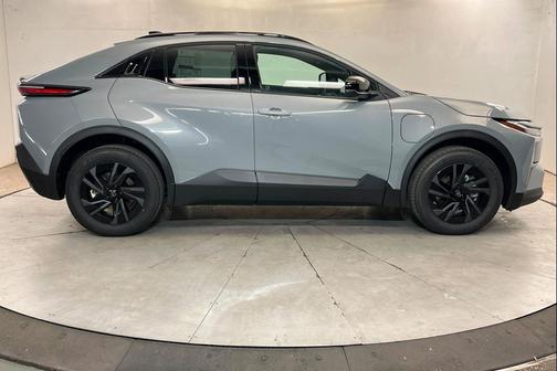 Cement 2026 Toyota C-HR SE