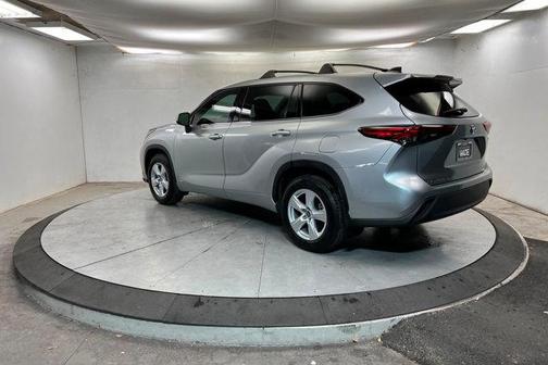 2022 Toyota Highlander Hybrid LE