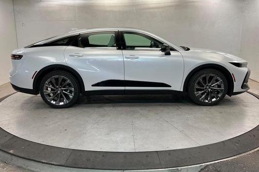 Oxygen White 2026 Toyota Crown Limited