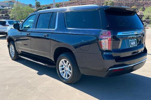 2024 Chevrolet Suburban LT