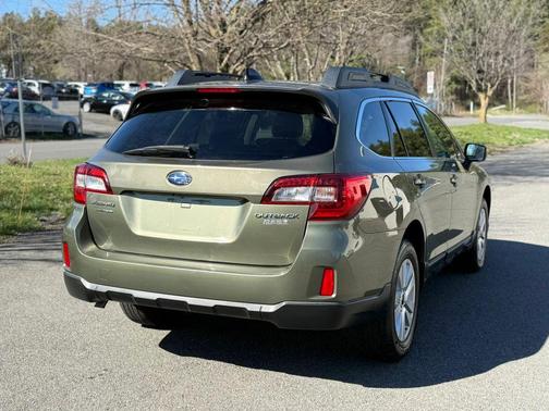 Wilderness Green Metallic 2016 Subaru Outback 2.5i Premium