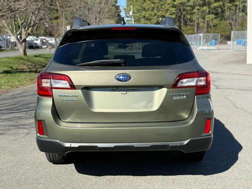 Wilderness Green Metallic 2016 Subaru Outback 2.5i Premium