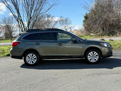 Wilderness Green Metallic 2016 Subaru Outback 2.5i Premium