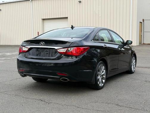 2011 Hyundai SONATA SE