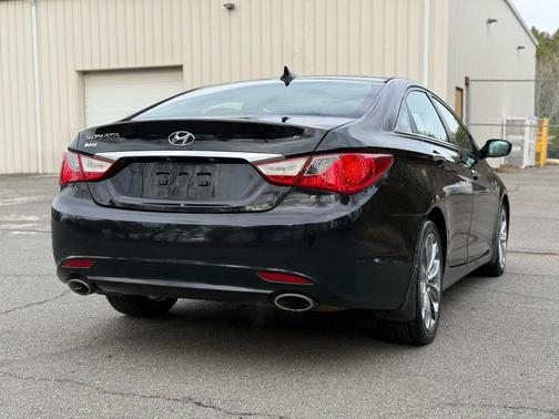 2011 Hyundai SONATA SE
