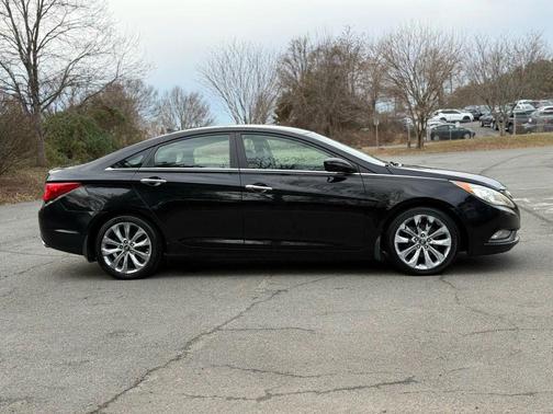 2011 Hyundai SONATA SE