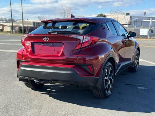 2018 Toyota C-HR XLE Sport Utility 4D