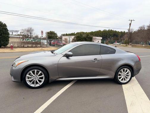 2014 INFINITI Q60 Base