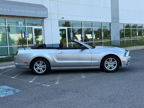 2014 Ford Mustang V6