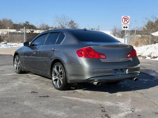 2011 INFINITI G37x Base