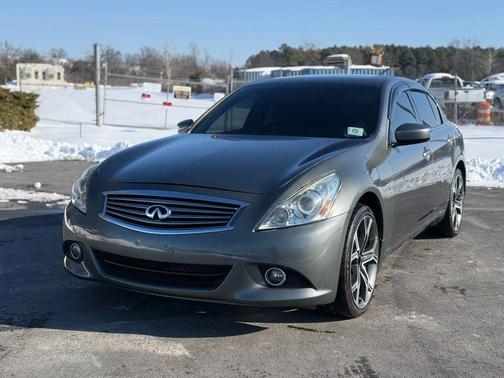 2011 INFINITI G37x Base