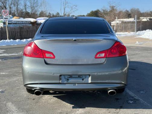 2011 INFINITI G37x Base