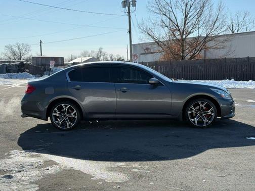 2011 INFINITI G37x Base