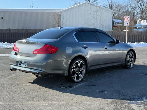 2011 INFINITI G37x Base