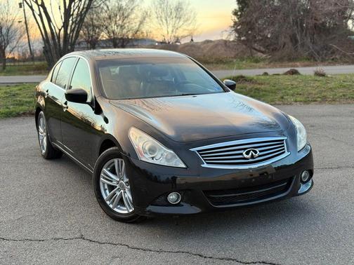 Black 2013 INFINITI G37x Base