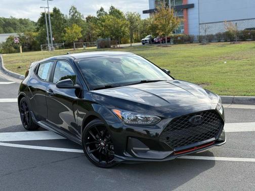 2019 Hyundai Veloster Base
