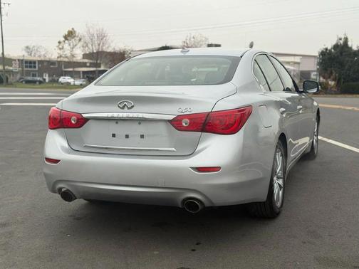2015 INFINITI Q50 Premium