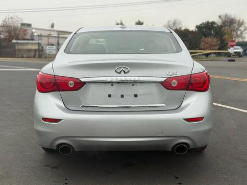 2015 INFINITI Q50 Premium