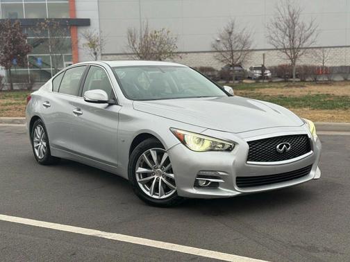 2015 INFINITI Q50 Premium