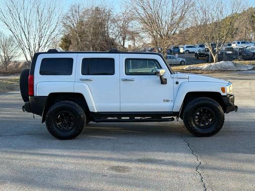 2006 Hummer H3 Base
