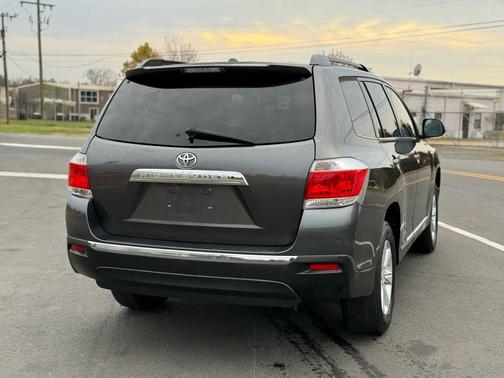 2012 Toyota Highlander SE