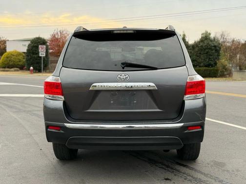 2012 Toyota Highlander SE