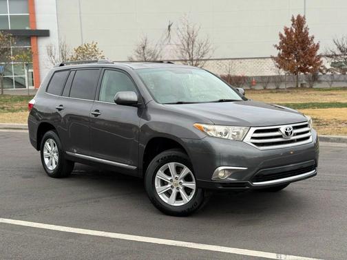 2012 Toyota Highlander SE