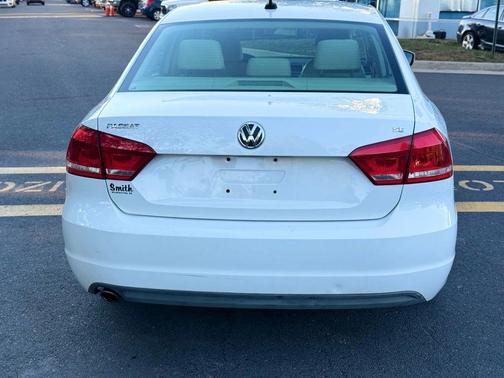 2012 Volkswagen Passat 2.5 SE