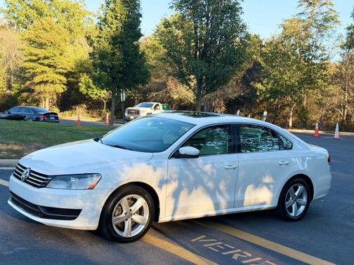 2012 Volkswagen Passat 2.5 SE